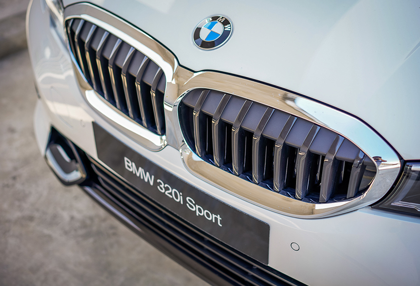 BMW 320i 2021: Giá xe lăn bánh & đánh giá thông số kỹ thuật (7/2021)