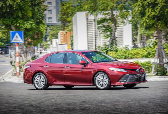 Bảng giá xe ô tô Toyota: 5 chỗ, 7 chỗ, bán tải (7/2021)
