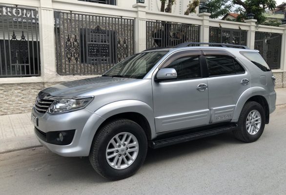 Giá bán xe Toyota Fortuner cũ, nên mua Fortuner cũ máy dầu hay xăng?