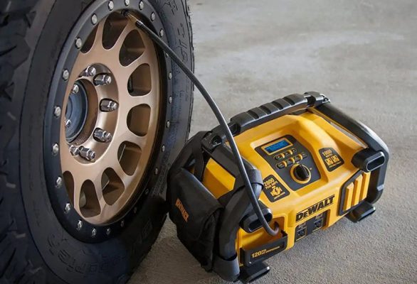Máy bơm hơi mini cho ô tô loại nào tốt? Kinh nghiệm mua và sử dụng