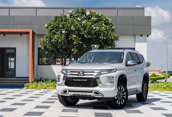 Mitsubishi Pajero Sport 2021: Giá xe lăn bánh & đánh giá thông số kỹ thuật (7/2021)