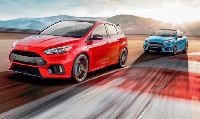 Nên mua Ford Focus sedan hay hatchback?