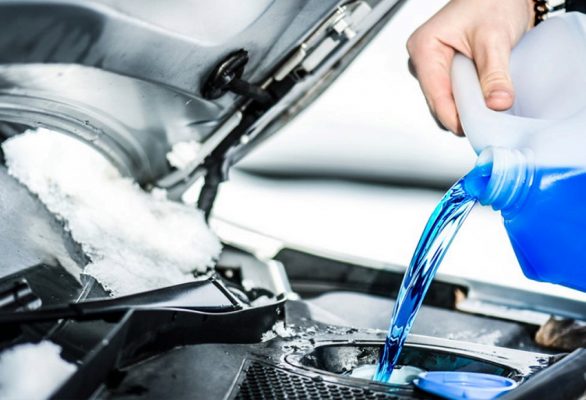 Nước rửa kính ô tô loại nào tốt? Cách pha, châm nước rửa kính xe