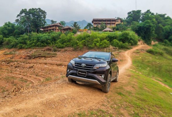 Toyota Rush 2021: Giá xe lăn bánh & đánh giá thông số kỹ thuật (7/2021)