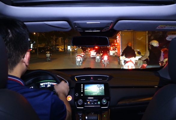 Cách căn ô tô chuẩn xác cực đơn giản khi lái xe trên đường