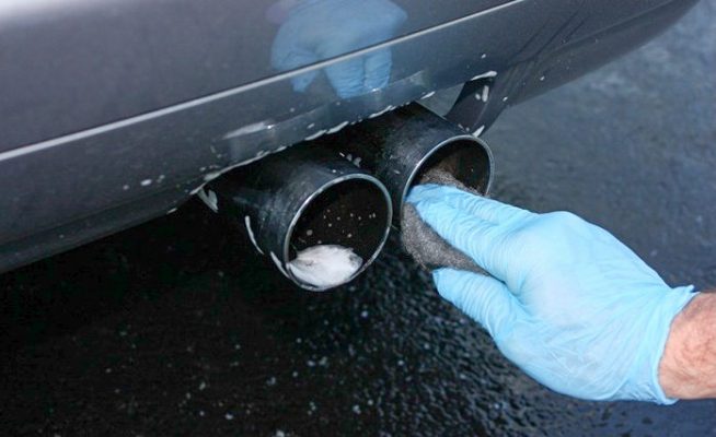 Cẩn thận khi vệ sinh ống xả ô tô, hướng dẫn vệ sinh ống xả ô tô đúng cách