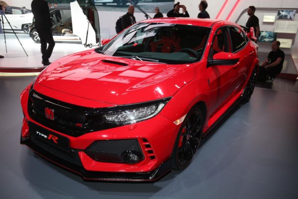 Đánh giá xe Honda Civic Type R: Thể thao từ trong “máu”