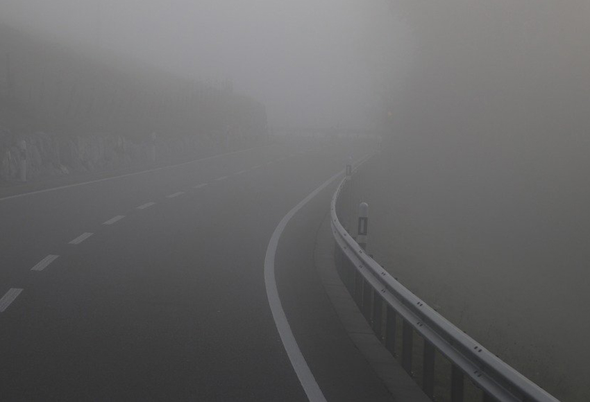 Kinh nghiệm lái xe trời sương mù tránh rủi ro đáng tiếc