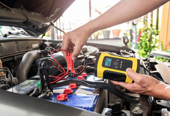 Máy sạc kích bình ắc quy ô tô loại nào tốt?