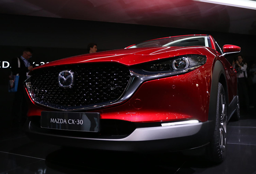 Mazda CX-30 2021: Giá xe lăn bánh & đánh giá thông số kỹ thuật (8/2021)