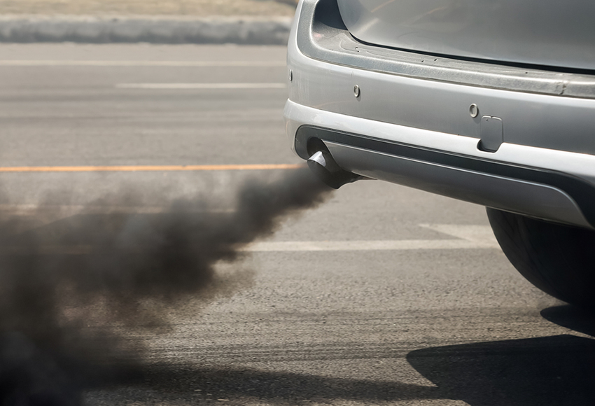 Nguyên nhân xe ô tô ra khói đen và cách xử lý