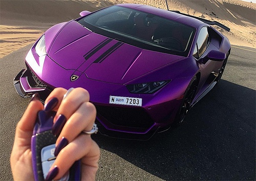 “Siêu bò” Lamborghini đổi màu cực độc trong nháy mắt nhờ smartkey