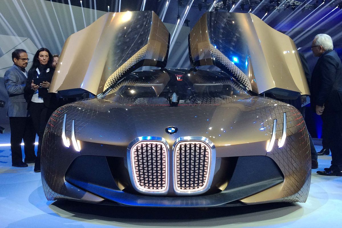 Siêu xe BMW Vision Next 100: Tham vọng thành hiện thực