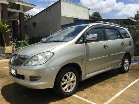 So sánh Toyota Innova bản J và bản G